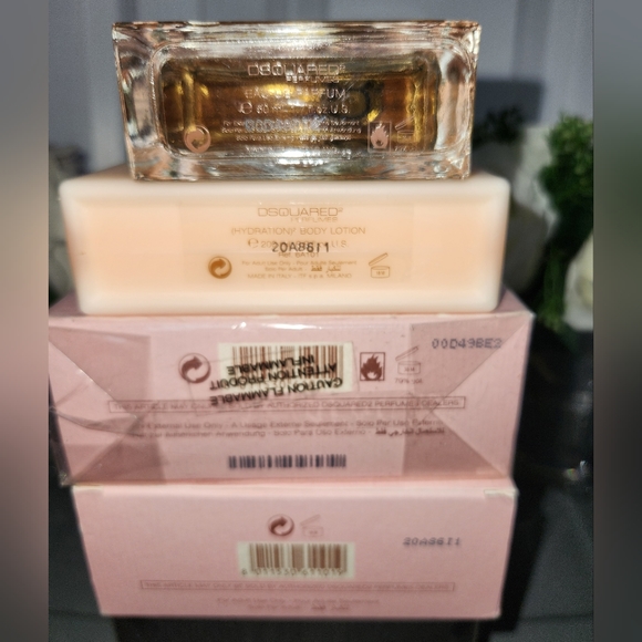Discontinued She Wood by DSquared2 50ml EDP / Eau De Parfum + Body Lotion - Picture 11 of 16